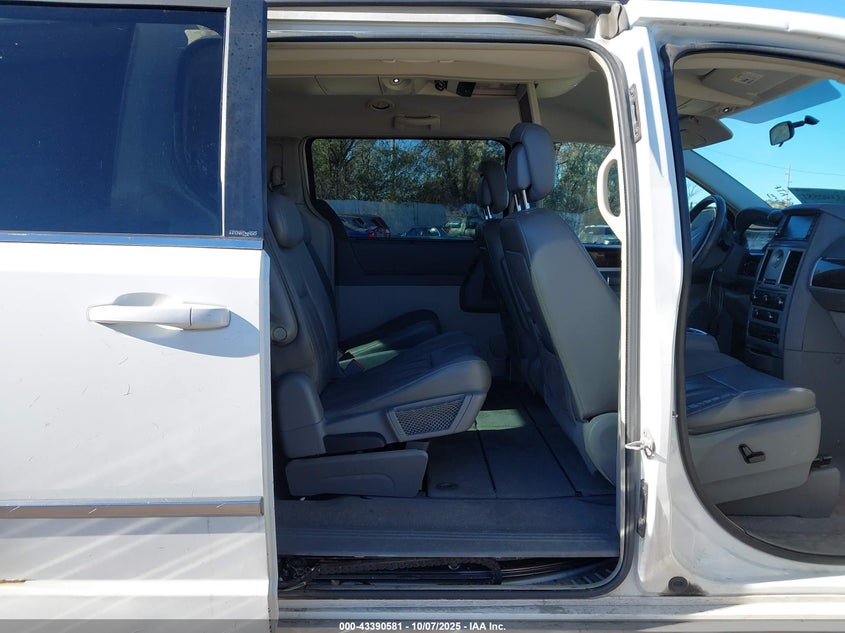 2010 Chrysler Town & Country Touring VIN: 2A4RR5DX0AR351476 Lot: 43390581