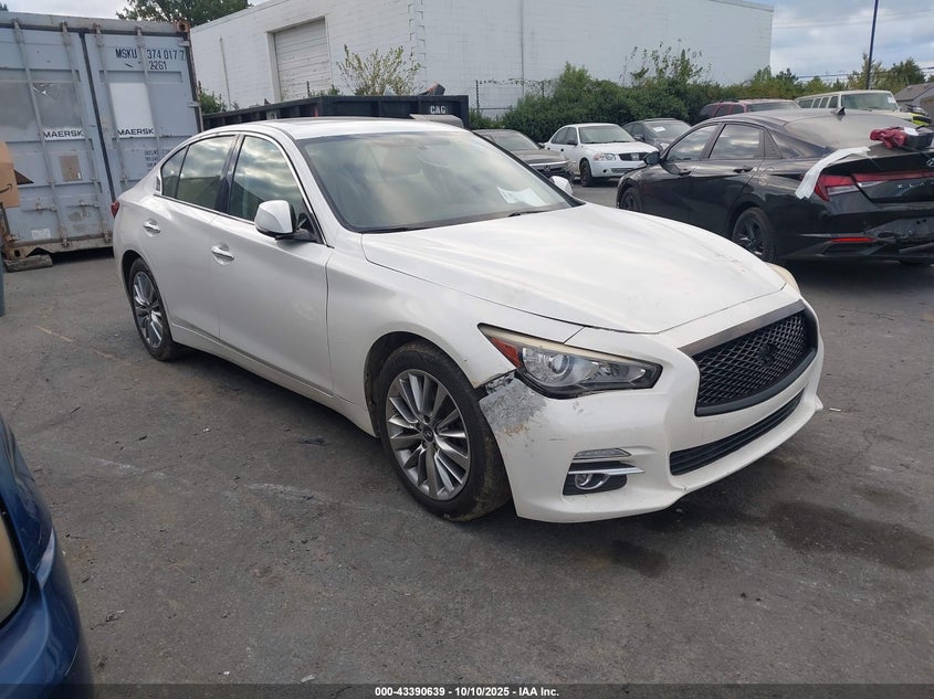 INFINITI Q50 2.0T LUXE