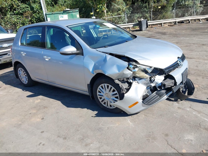 VOLKSWAGEN GOLF 4-DOOR