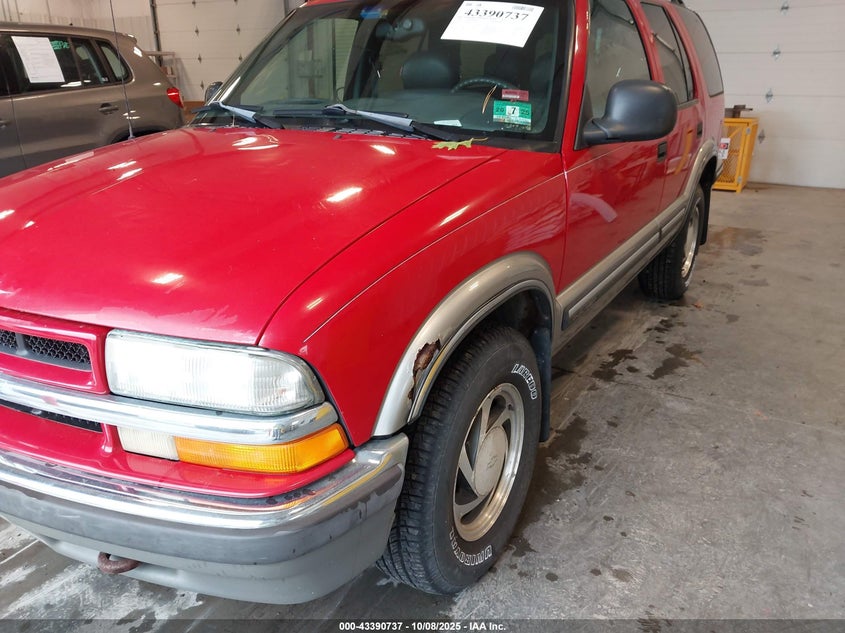 1998 Chevrolet Blazer Lt VIN: 1GNDT13WXW2254155 Lot: 43390737