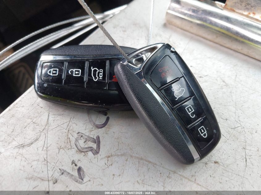 2017 Hyundai Santa Fe Sport 2.4L VIN: 5XYZU3LB2HG383889 Lot: 43390772