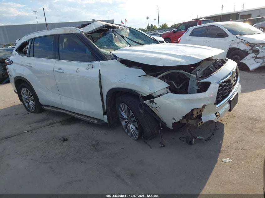 TOYOTA HIGHLANDER PLATINUM
