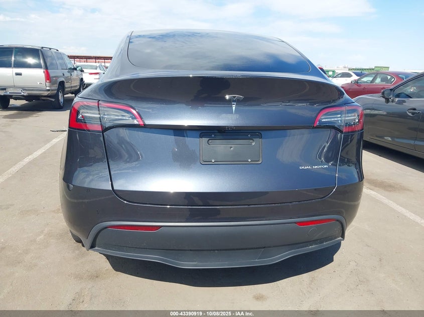 2024 Tesla Model Y Long Range Dual Motor All-Wheel Drive VIN: 7SAYGDEEXRA253500 Lot: 43390919