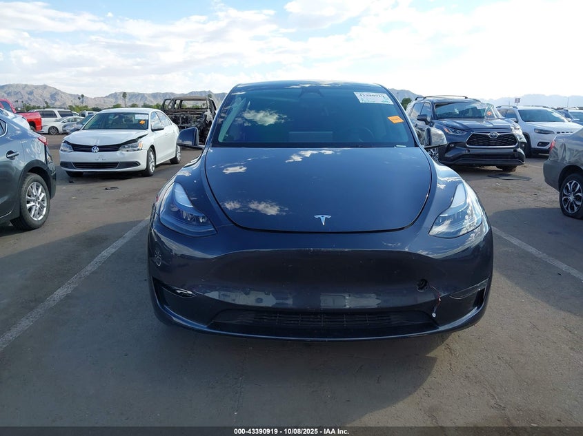2024 Tesla Model Y Long Range Dual Motor All-Wheel Drive VIN: 7SAYGDEEXRA253500 Lot: 43390919