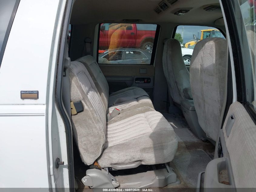 1994 Chevrolet Suburban K1500 VIN: 1GNFK16K2RJ314685 Lot: 43390934