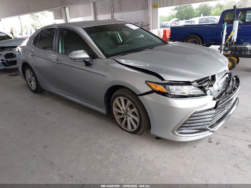 TOYOTA CAMRY LE