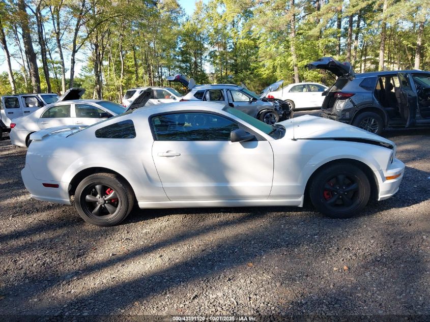 2005 Ford Mustang Gt Deluxe/Gt Premium VIN: 1ZVFT82HX55123301 Lot: 43391120