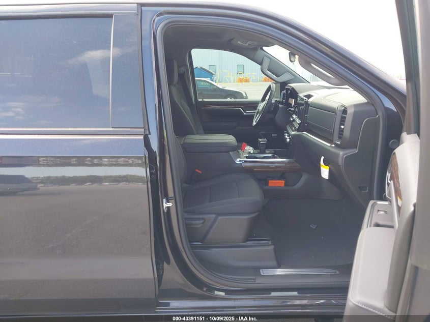 2025 GMC Sierra K1500 Elevation