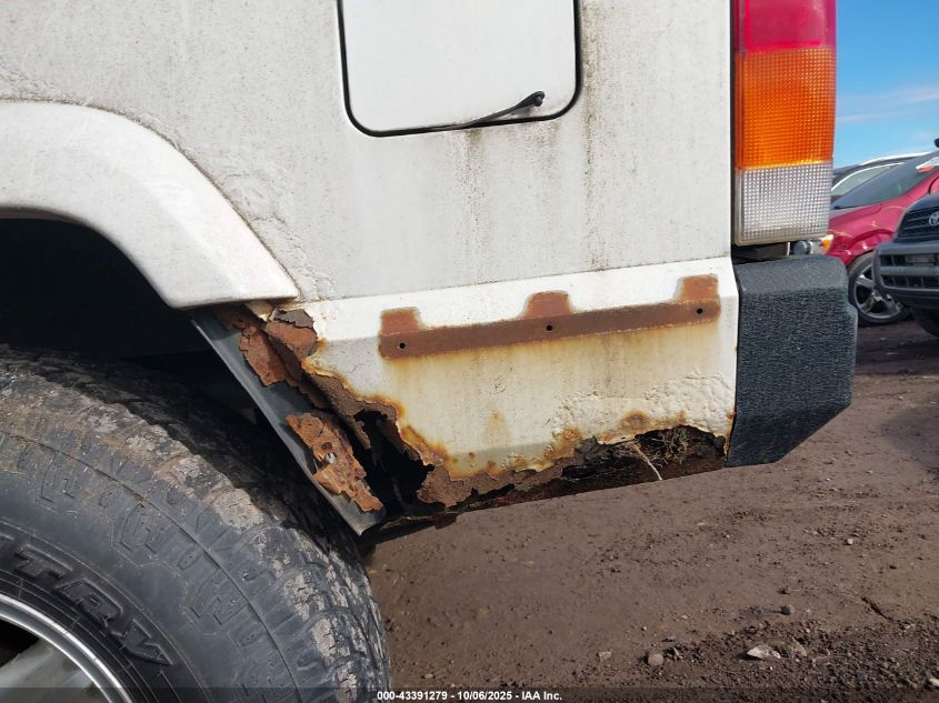 2001 Jeep Cherokee Limited/Sport VIN: 1J4FF58S11L602296 Lot: 43391279