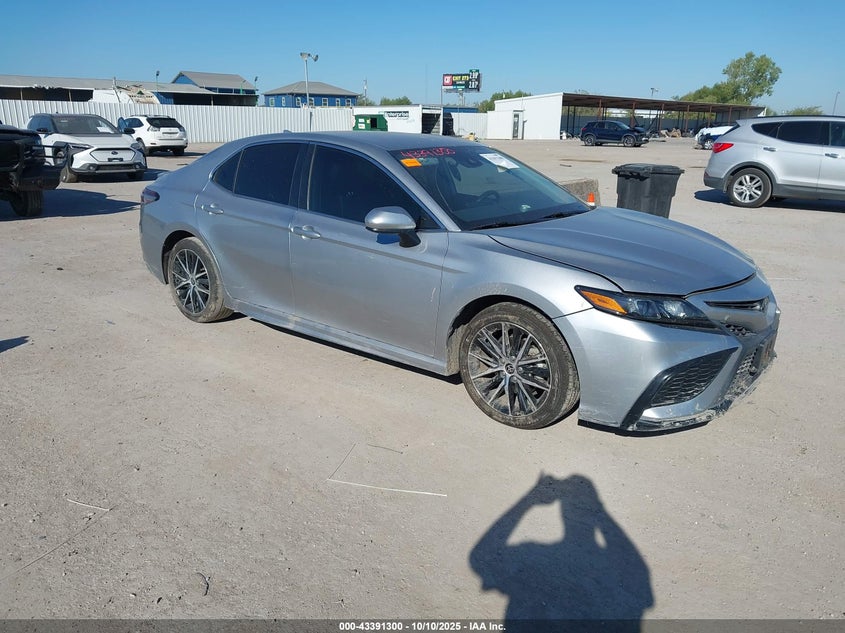 TOYOTA CAMRY SE