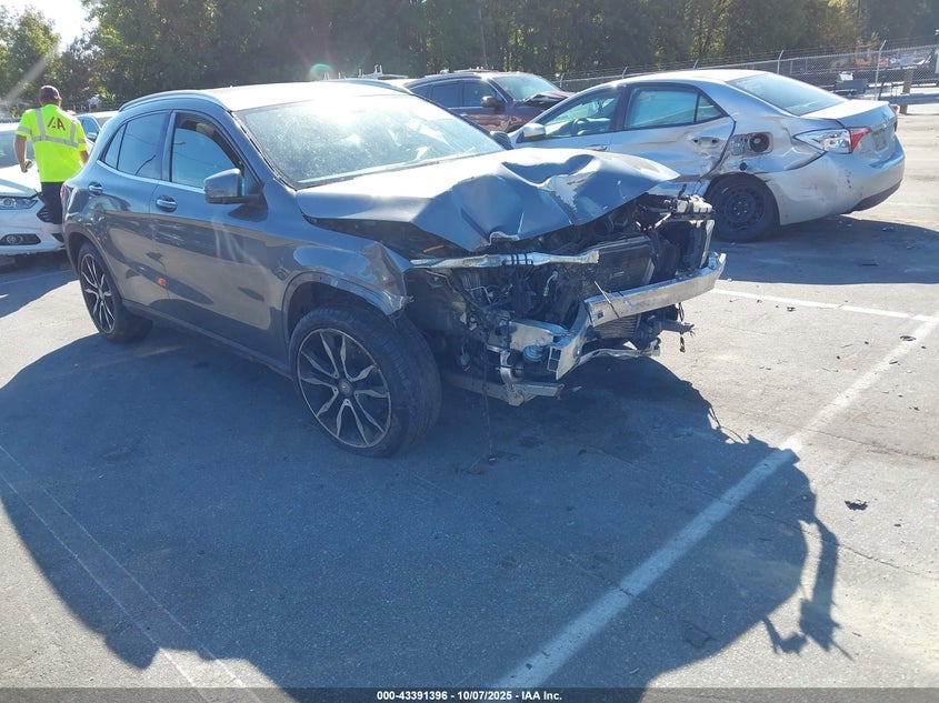 MERCEDES-BENZ GLA-CLASS 4MATIC