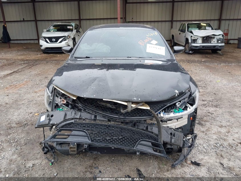 2015 Chrysler 200 S VIN: 1C3CCCBB2FN614939 Lot: 43391412