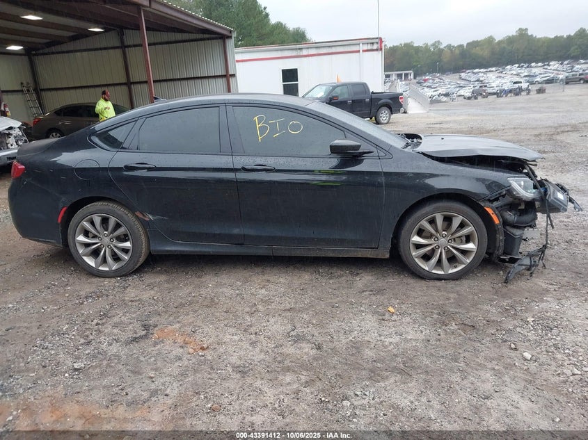 2015 Chrysler 200 S VIN: 1C3CCCBB2FN614939 Lot: 43391412