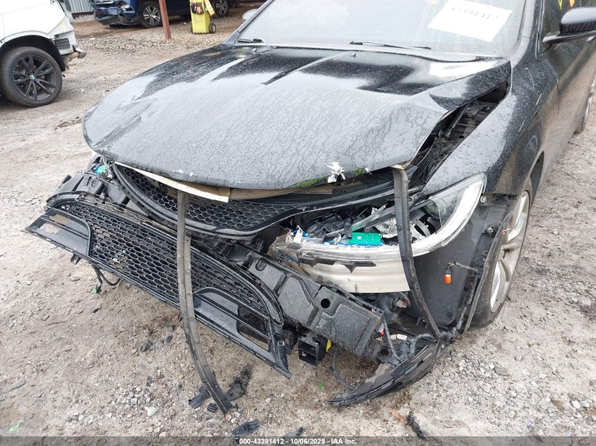 2015 Chrysler 200 S VIN: 1C3CCCBB2FN614939 Lot: 43391412