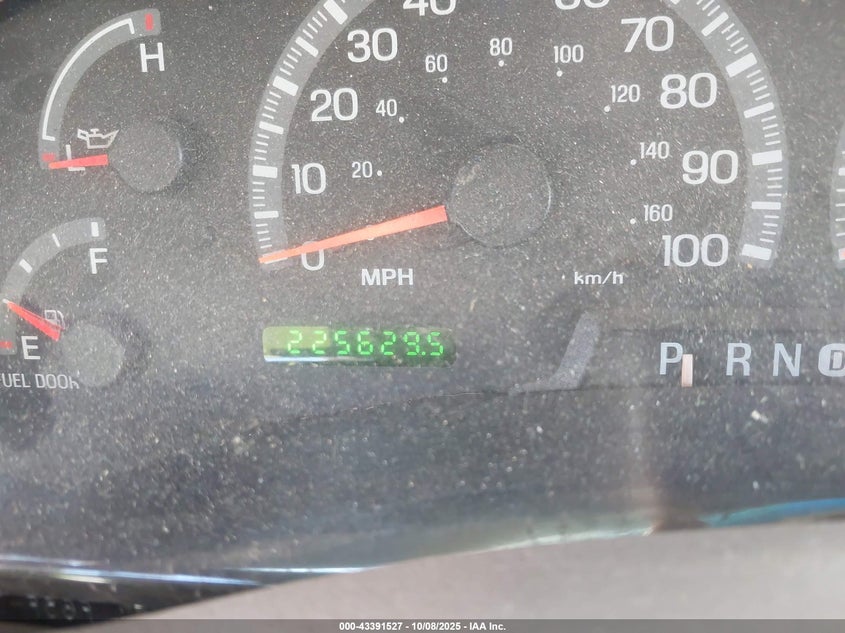 1999 Ford Expedition Eddie Bauer/Xlt VIN: 1FMRU17L4XLC52470 Lot: 43391527