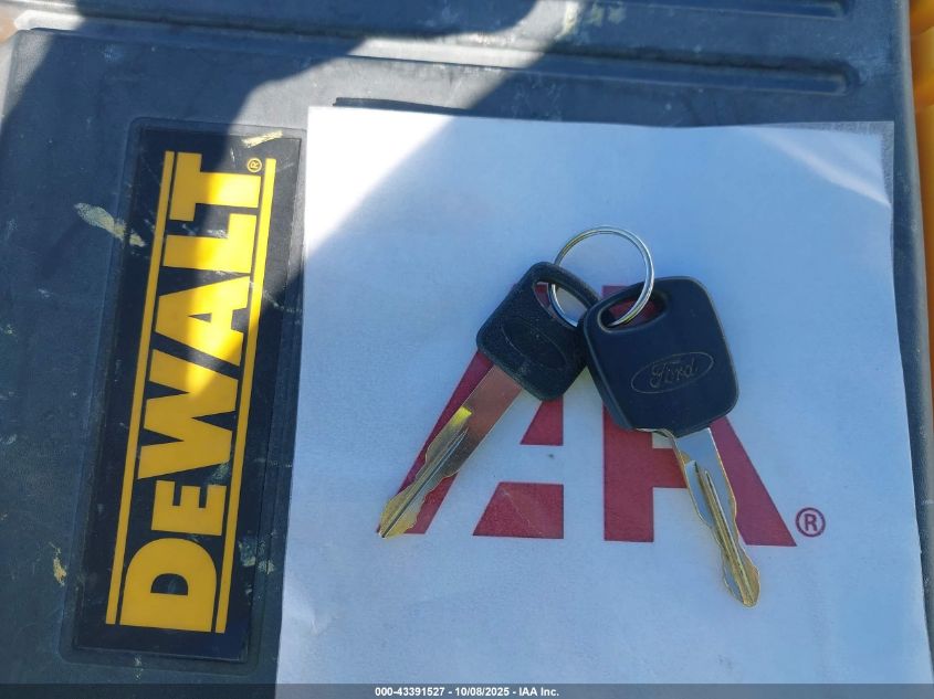 1999 Ford Expedition Eddie Bauer/Xlt VIN: 1FMRU17L4XLC52470 Lot: 43391527