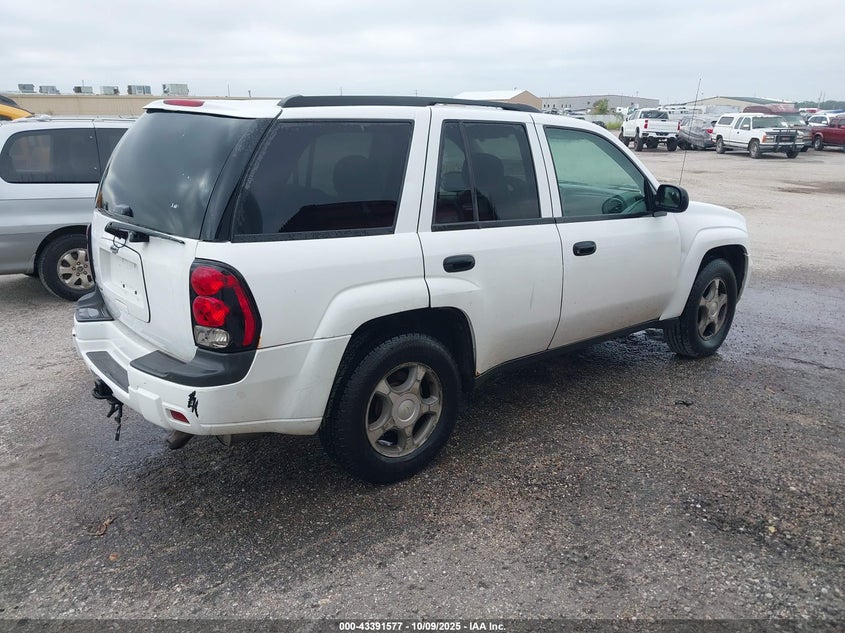 1GNDT13S582213061 2008 CHEVROLET TRAILBLAZER photo no. 4