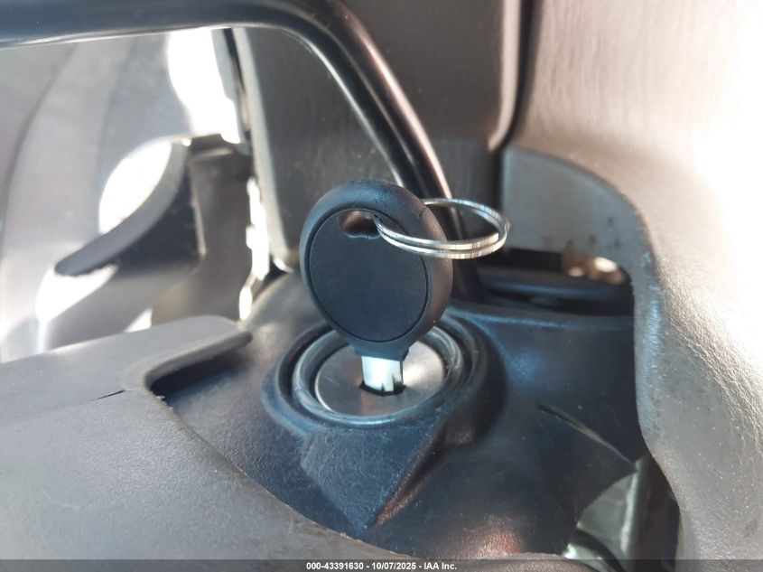 2001 Chrysler Town & Country Limited VIN: 2C8GP64L91R240266 Lot: 43391630