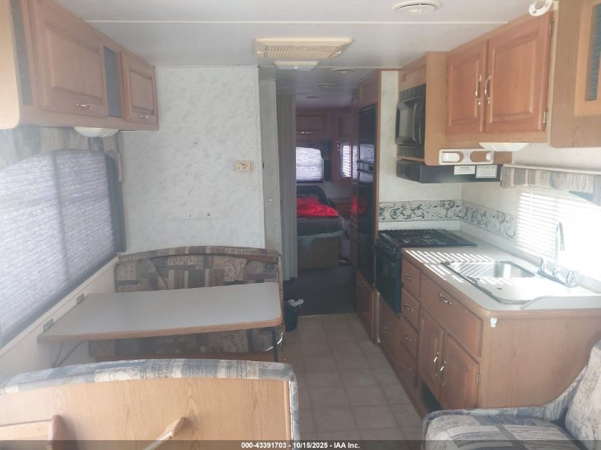 2000 Ford F550 Super Duty Stripped Chass VIN: 1FCLF53SXY0A11668 Lot: 43391703