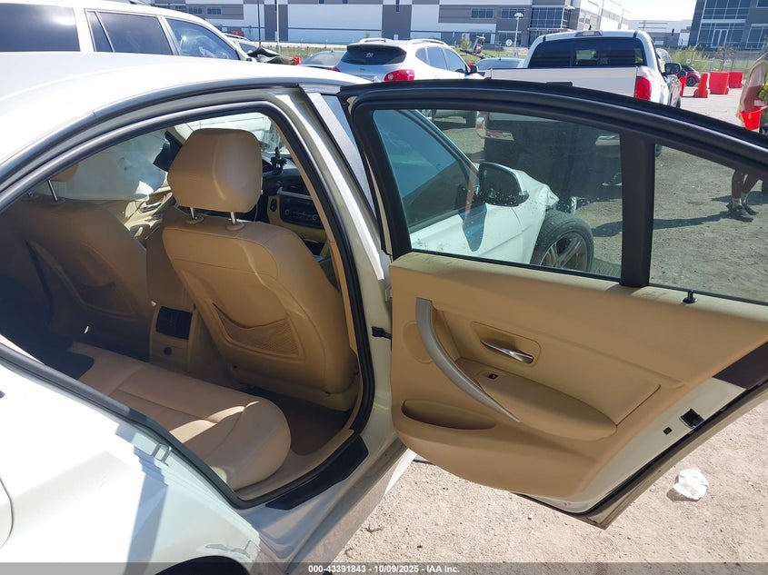 WBA3A5C56DF360016 2013 BMW 3ER photo no. 8