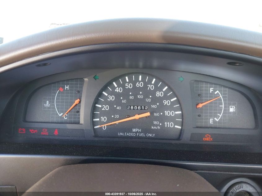 2000 Toyota Tacoma VIN: 4TANL42N5YZ661250 Lot: 43391937