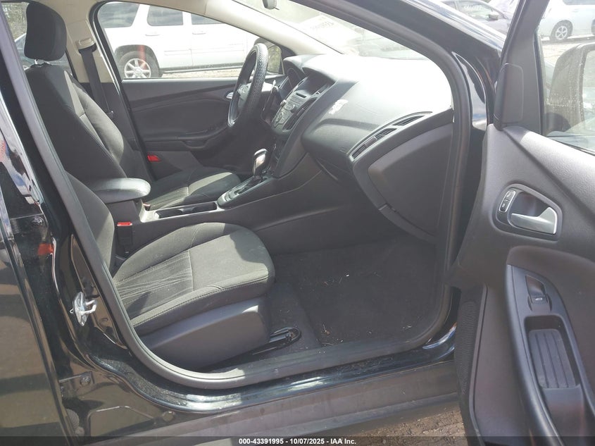 1FADP3F25GL377879 2016 FORD FOCUS photo no. 5