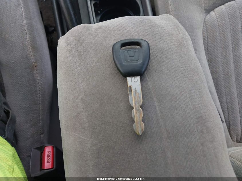 1998 Honda Accord Lx V6 VIN: 1HGCG1648WA062601 Lot: 43392039