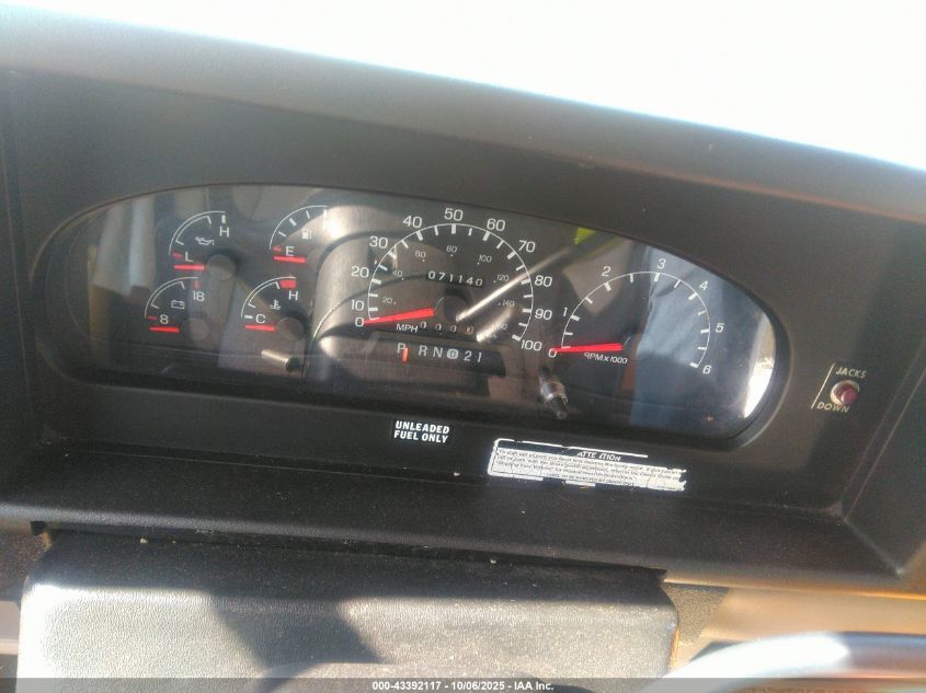 1999 Ford F550 Super Duty Stripped Chass VIN: 3FCNF53S7XJA17918 Lot: 43392117