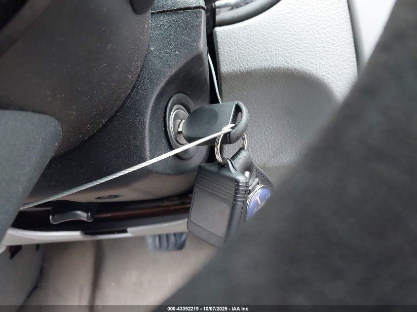 2005 Ford Mustang V6 Deluxe/V6 Premium VIN: 1ZVFT80N255154941 Lot: 43392219