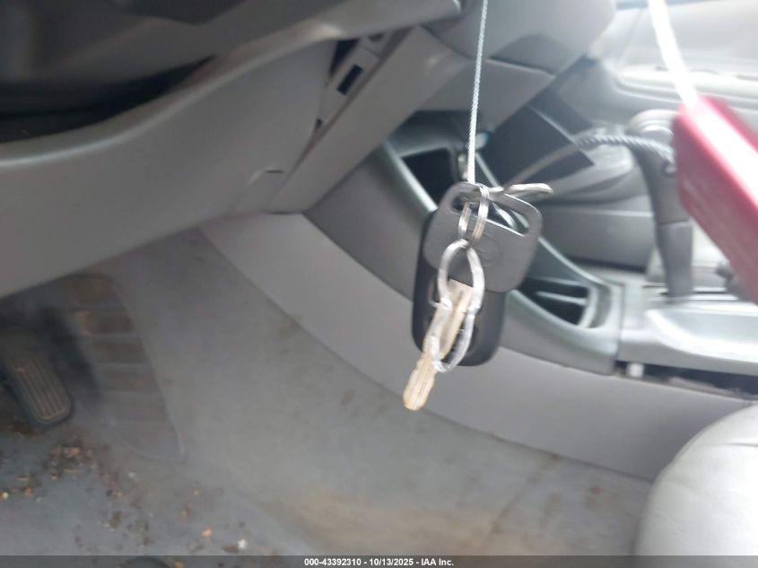 2003 Toyota Camry Le VIN: 4T1BE30K83U685869 Lot: 43392310