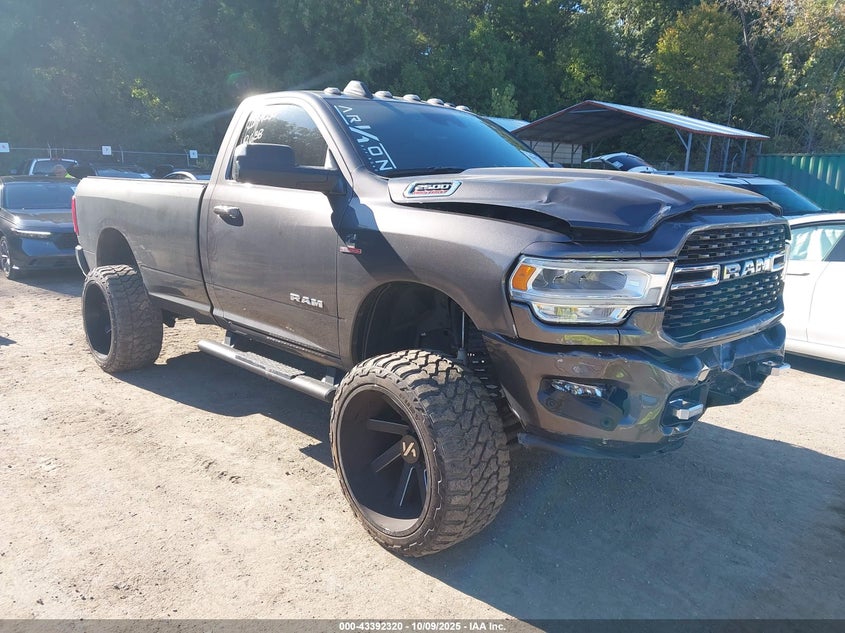 RAM 2500 BIG HORN 4X4 8 BOX