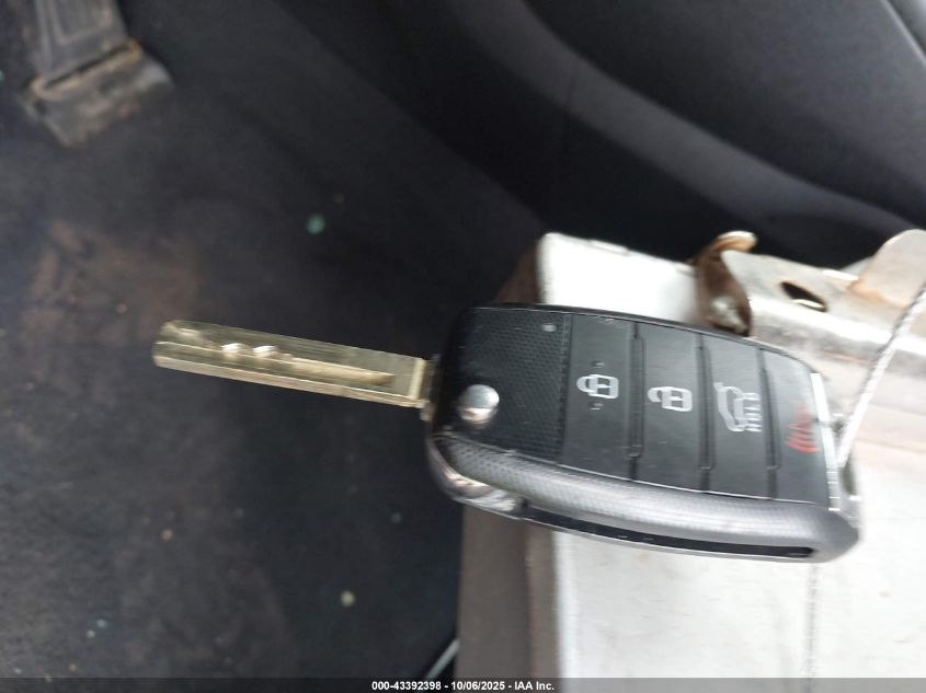 2018 Kia Sorento 2.4L Lx VIN: 5XYPG4A31JG341655 Lot: 43392398