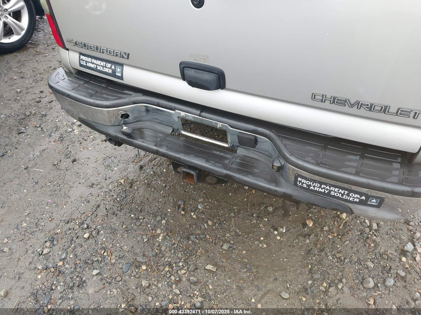 2004 Chevrolet Suburban 1500 Ls VIN: 3GNFK16T44G301083 Lot: 43392471