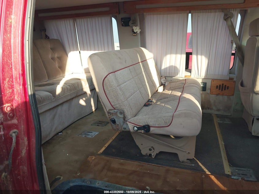 1994 Ford Econoline E150 Van VIN: 1FDEE14YXRHB98125 Lot: 43392650