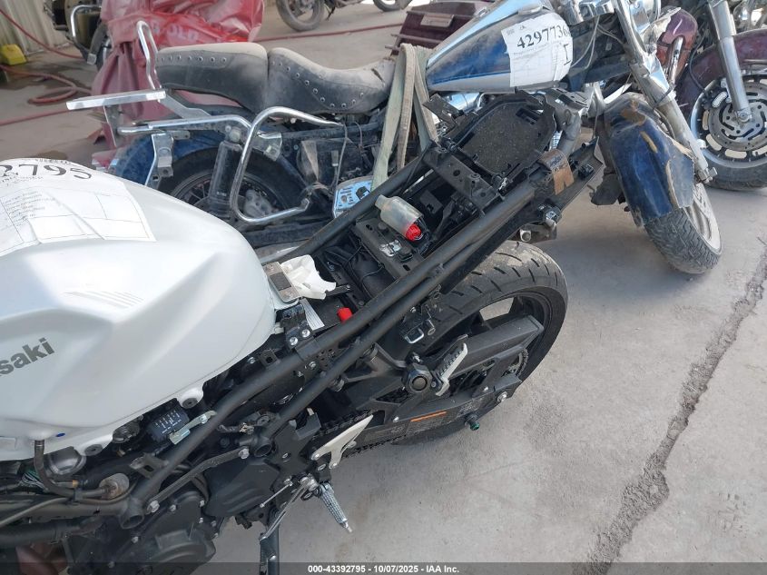 2025 Kawasaki Ex500 VIN: ML5EXGG10SDA67523 Lot: 43392795