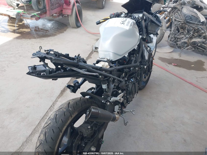 ML5EXGG10SDA67523 2025 KAWASAKI NINJA photo no. 4