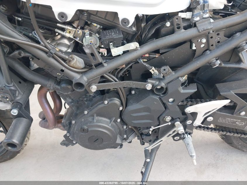 2025 Kawasaki Ex500 VIN: ML5EXGG10SDA67523 Lot: 43392795