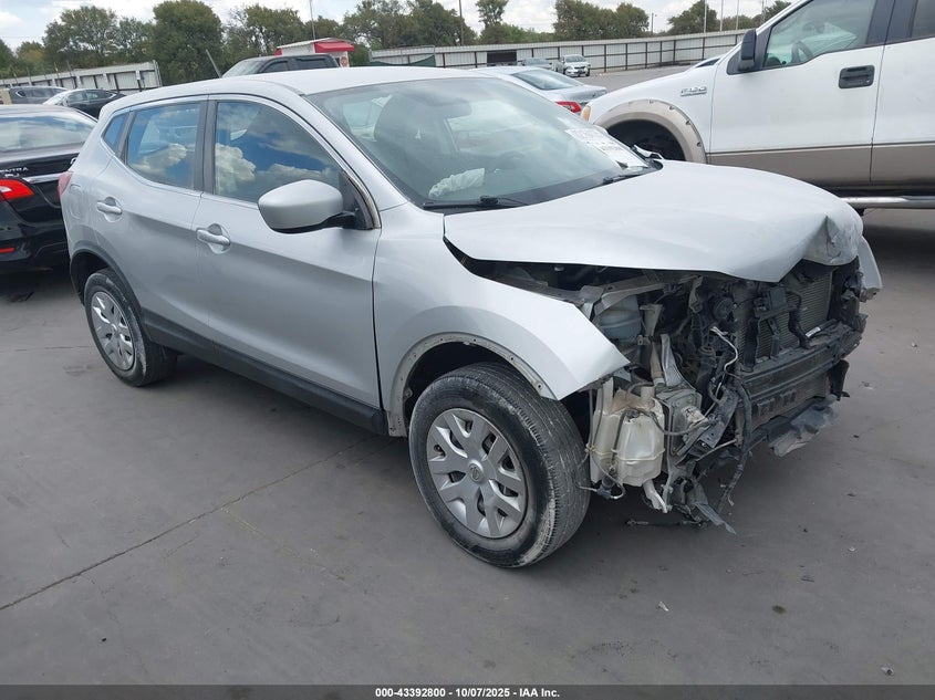 NISSAN ROGUE SPORT S