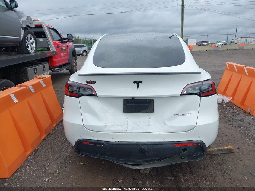 2022 Tesla Model Y Performance Dual Motor All-Wheel Drive VIN: 7SAYGDEF6NF516748 Lot: 43392857
