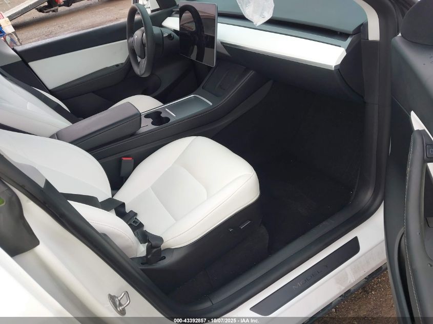 2022 Tesla Model Y Performance Dual Motor All-Wheel Drive VIN: 7SAYGDEF6NF516748 Lot: 43392857