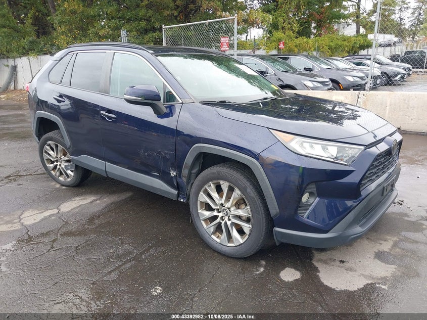 TOYOTA RAV4 XLE PREMIUM