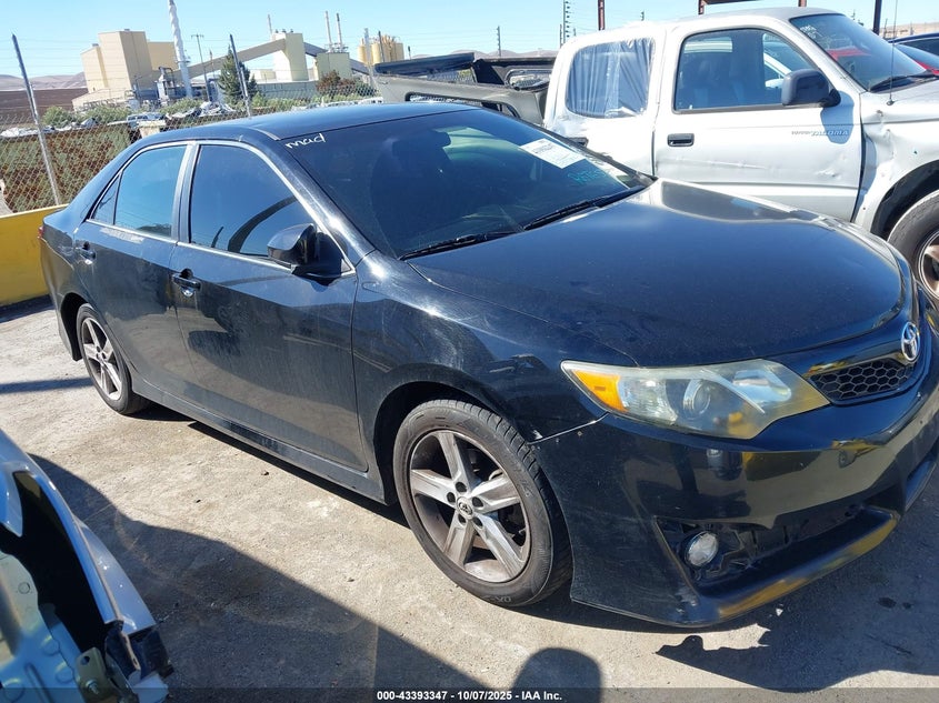 TOYOTA CAMRY SE