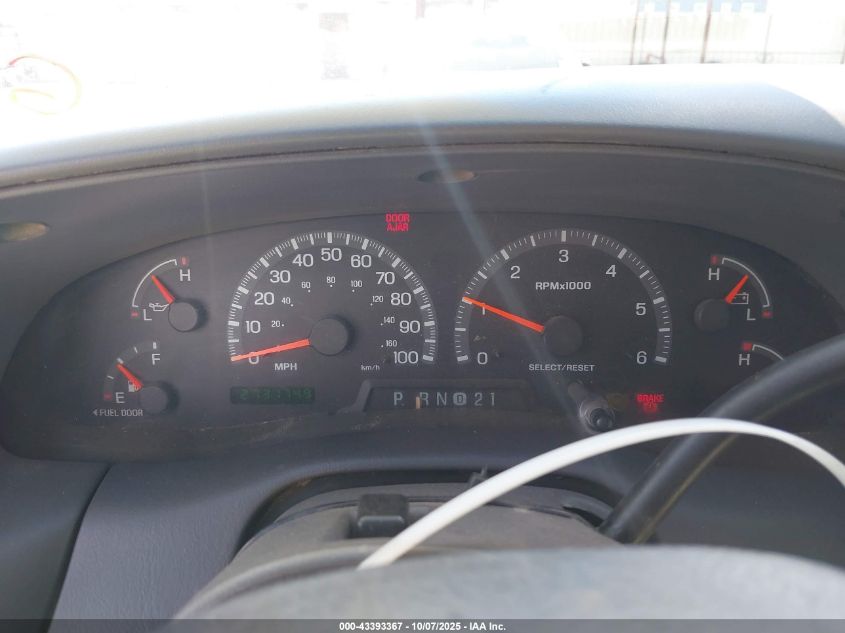 2000 Ford F-150 Lariat/Xl/Xlt VIN: 1FTRX07L3YKA56470 Lot: 43393367