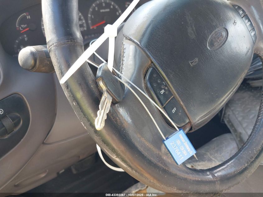 2000 Ford F-150 Lariat/Xl/Xlt VIN: 1FTRX07L3YKA56470 Lot: 43393367