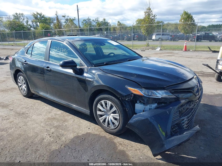 TOYOTA CAMRY HYBRID LE