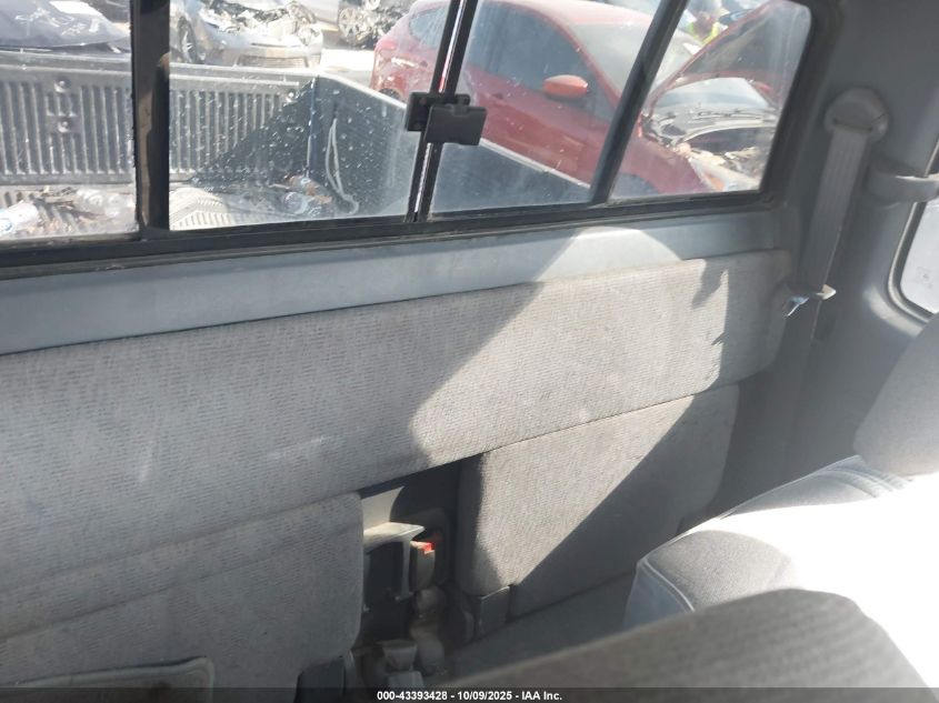 1999 Toyota Tacoma VIN: 4TAWN72N8XZ456195 Lot: 43393428