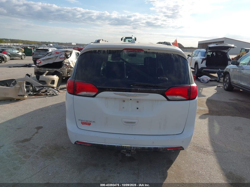 2017 Chrysler Pacifica Touring-L Plus VIN: 2C4RC1EG4HR634083 Lot: 43393475