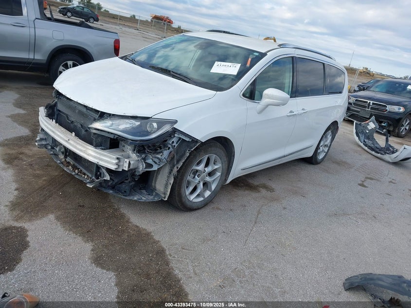 2C4RC1EG4HR634083 2017 CHRYSLER PACIFICA photo no. 2