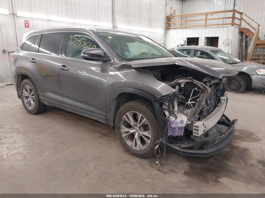 TOYOTA HIGHLANDER XLE V6