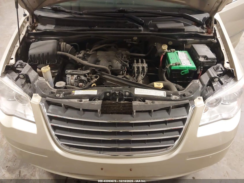 2010 Chrysler Town & Country Touring VIN: 2A4RR5D12AR226670 Lot: 43393675